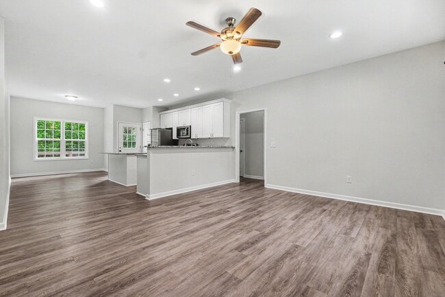 Photo - 324 N Milford Dr