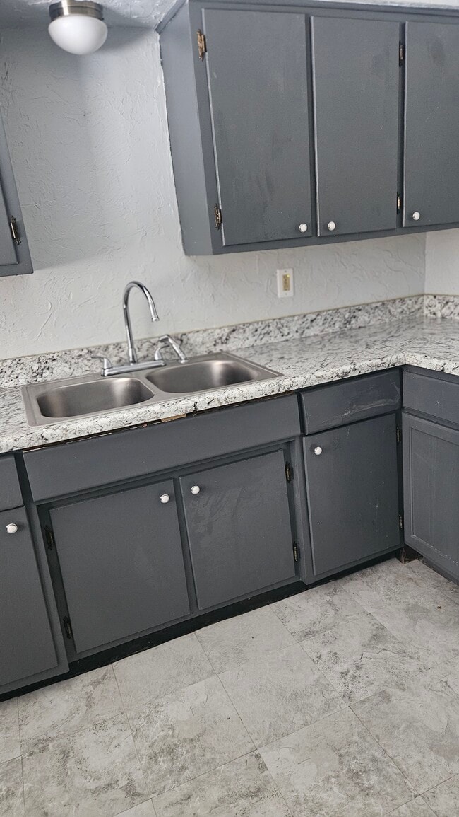 Photo - 209 Dalepark Dr