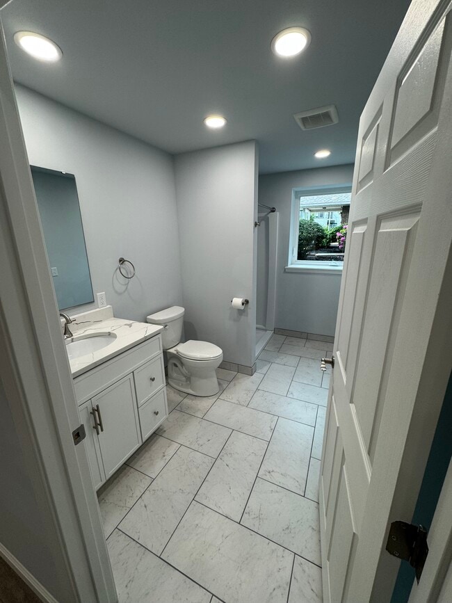 Bathroom - 415 W Butler Dr