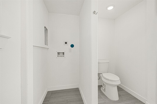 Photo - 6620 Lawndale St Unit 4