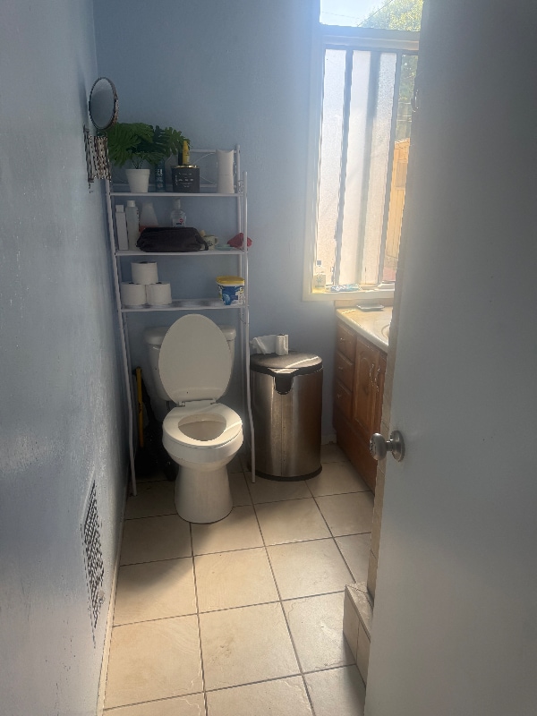 Photo - 8401 Darby Ave