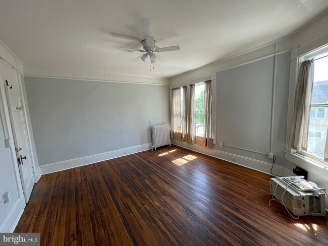 Building Photo - 1122 Caroline St Unit 3 Rental