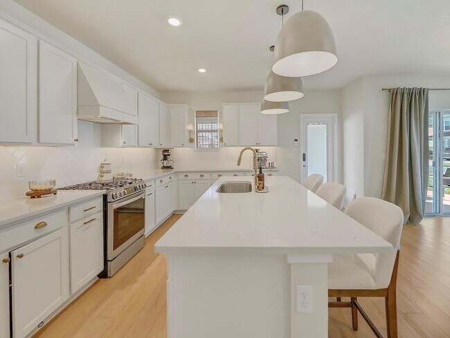 Photo - 4330 Meandering Bay Dr