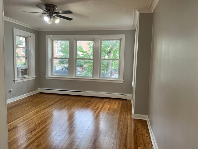 Building Photo - 5515 N Christiana Ave Unit 1 Rental