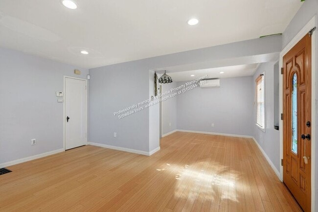 Photo - 7850 Crest Ave