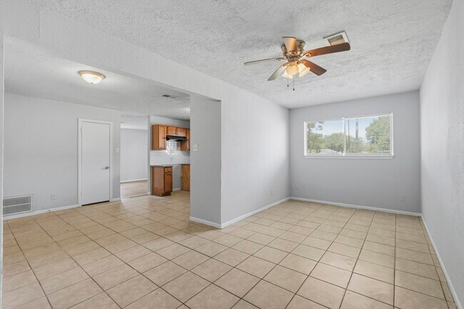 Photo - 303 Brown Dr
