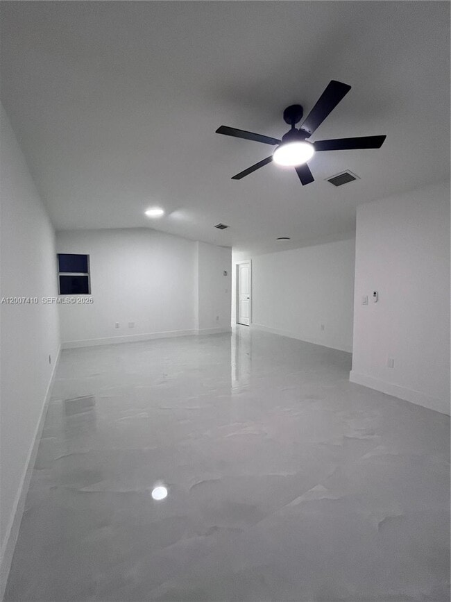 Building Photo - 10058 SW 156th Ct