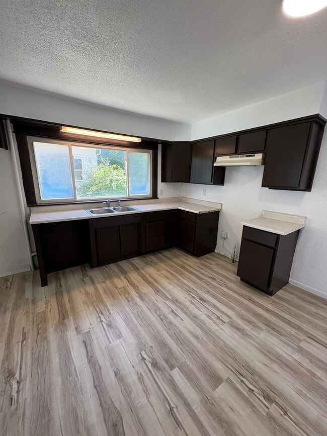 Photo - 3 Bed/1Bath House for Rent!