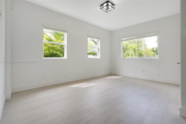 Photo - 628 Santander Ave Unidad 8