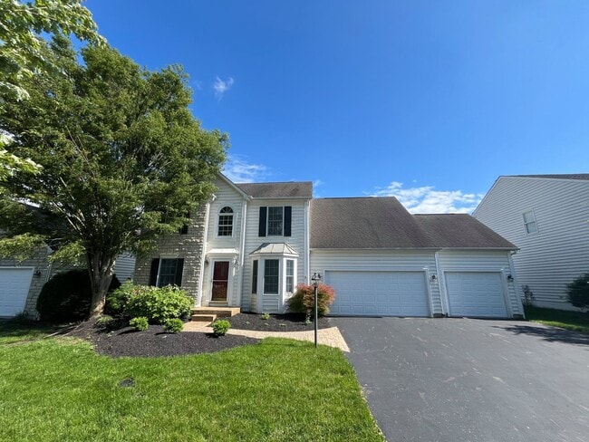 Building Photo - Beautiful Home in Scioto Reserve!