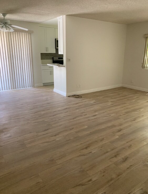 Photo - 1439 S Bundy Dr