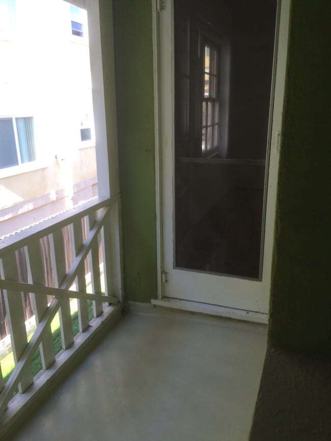 Photo - 11152-11154 Morrison St