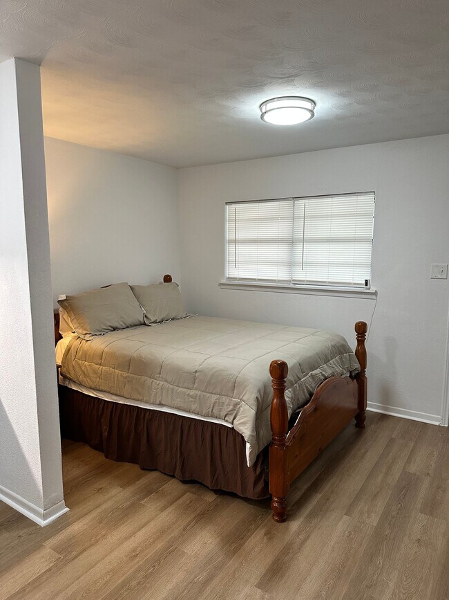 1708 Holloman Dr Unidad 9
