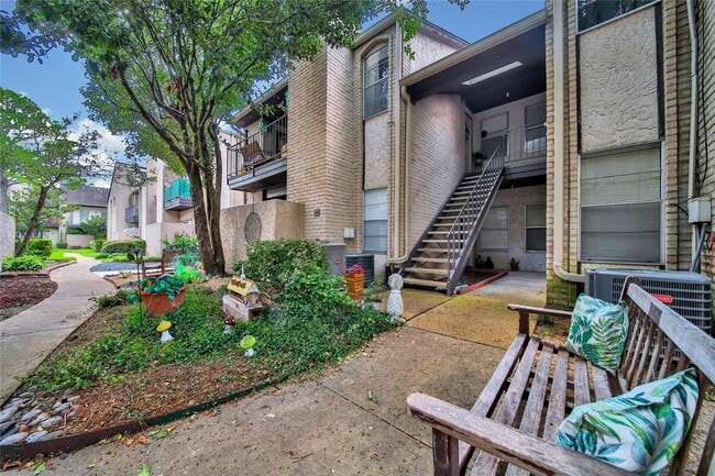 Photo - 2021 Spenwick Dr