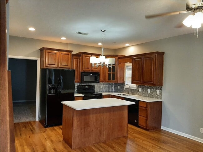Photo - 1000 Indian Ridge Cir