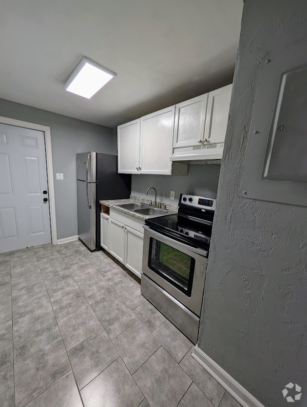 Building Photo - 2304 S Calhoun St Rental