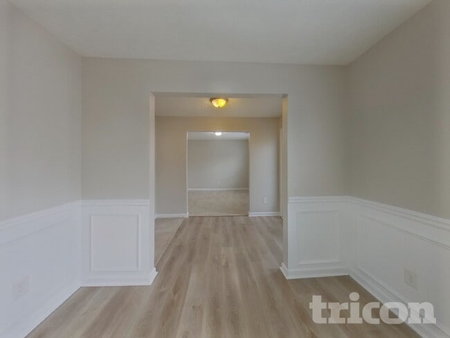 Photo - 471 Sawtooth Ln