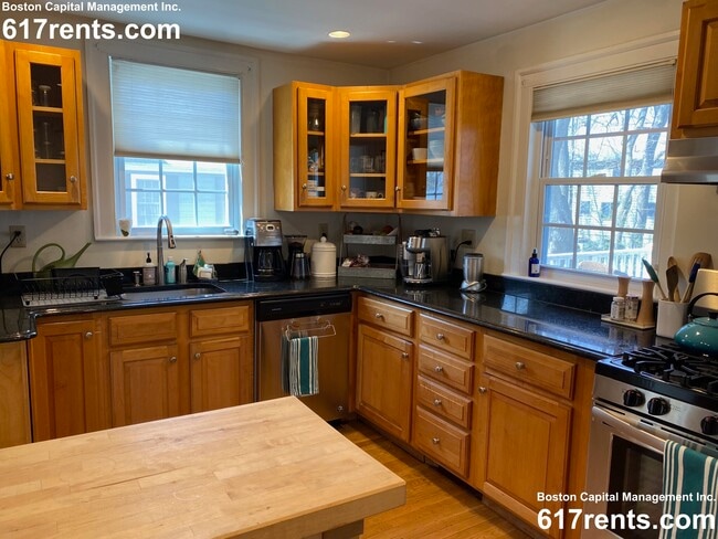 Building Photo - 22 Cleveland Rd Unit 1 Rental