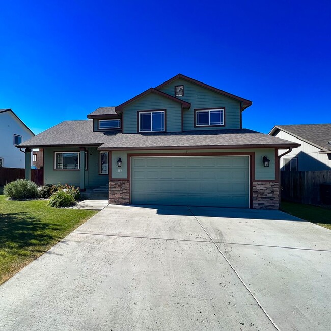Charming 3-Bedroom 2.5 Bathroom home - Charming 3-Bedroom 2.5 Bathroom home
