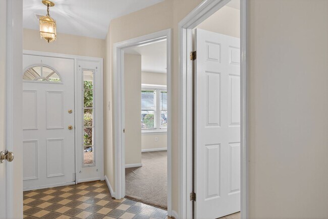 Photo - 227 Ashridge Ln