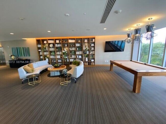 Photo - 16385 Biscayne Blvd