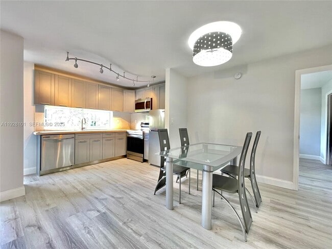 Photo - 17021 N Bay Rd Unit 410