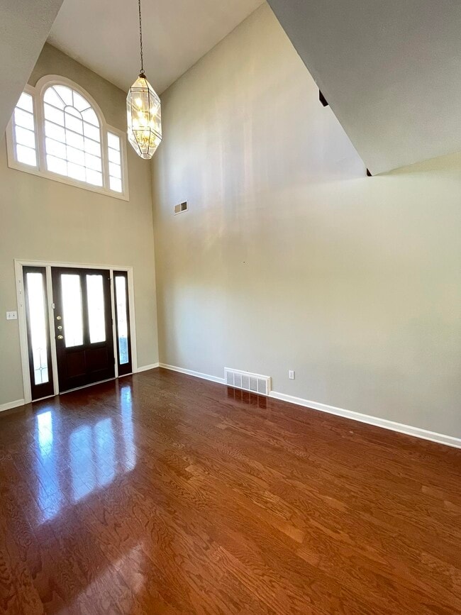 Building Photo - 1059 Melbury Rd Rental