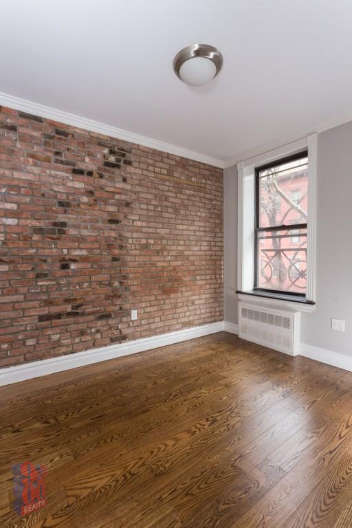 Building Photo - 422 E 9th St Unit 5 Rental
