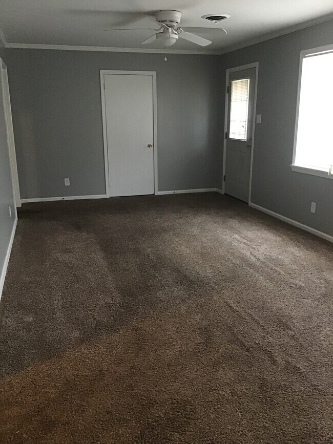 Photo - 1121 Tamm St