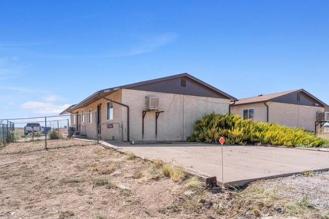 Building Photo - Remodeled Duplex in Pueblo West! Washer Dryer in unit!
