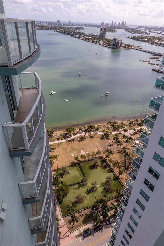 Photo - 1900 N Bayshore Dr Unidad 3403