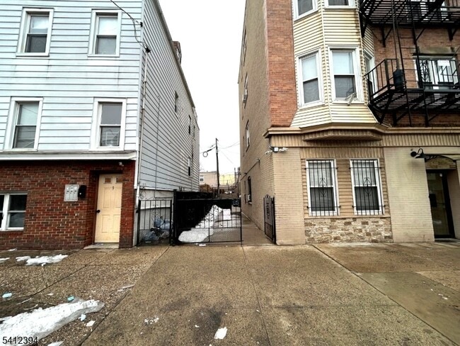 Photo - 239 Harrison Ave Unit 1