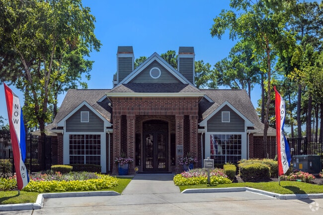 Leasing Office at Lakeview Apartments