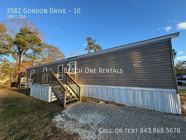 Building Photo - 3582 Gordon Dr