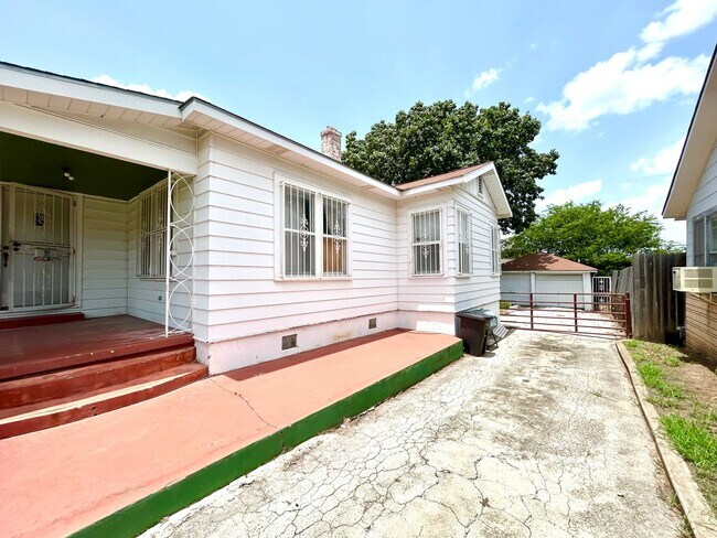 Photo - 1627 Schley Ave