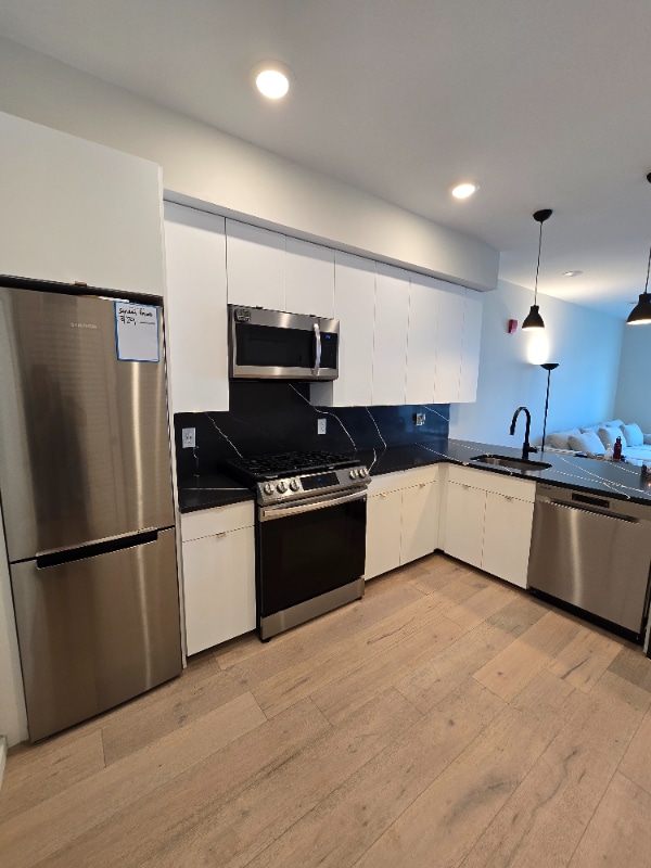 Building Photo - 73 Irving St Rental