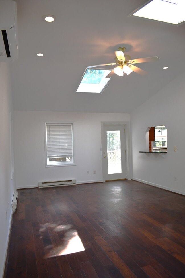 Building Photo - 11601 Heron Dr