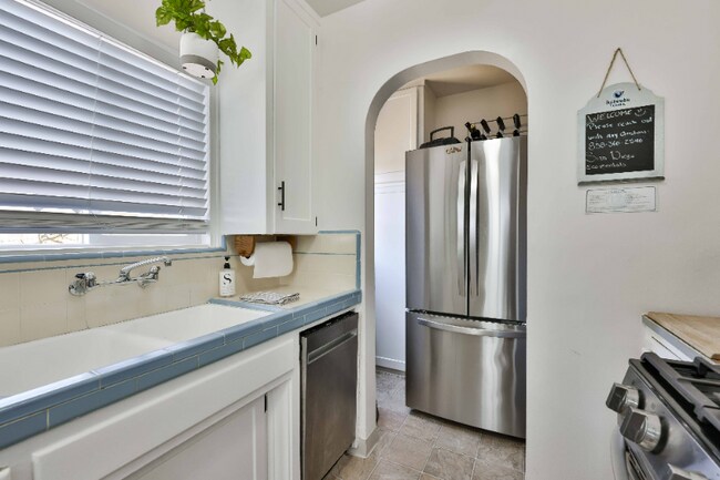 4788 W Mountain View Dr Unidad B