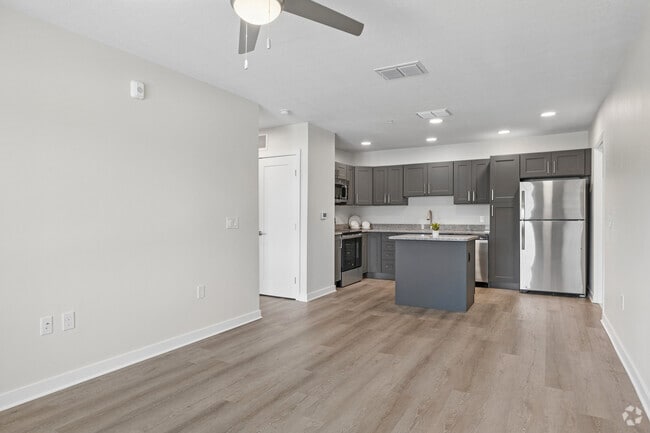 2BR, 2BA - 928SF - Living Room