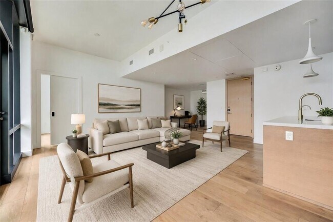 Photo - 70 Rainey St Unit 2302