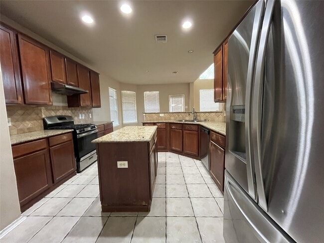 Photo - 2903 Surrey Trail Ln