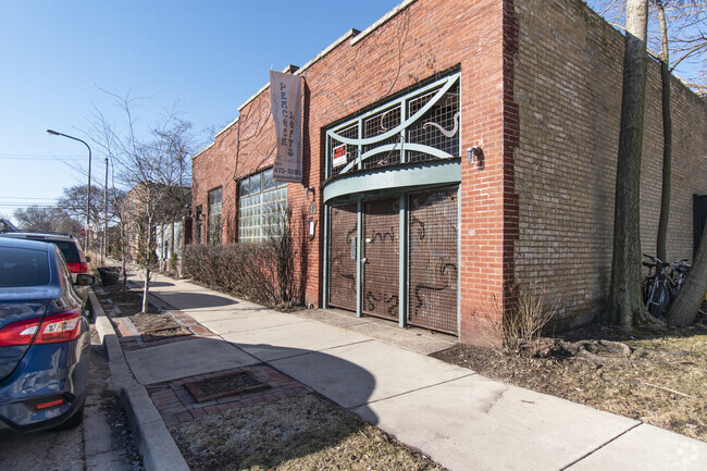 Building Photo - 2144 Ashland Ave Unit 4 Rental