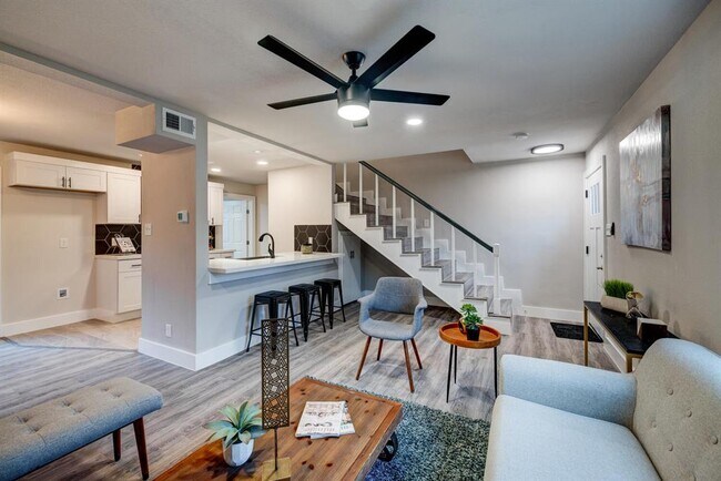 Photo - 5001 Cottonwood Cir