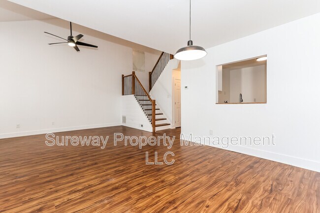 Photo - 316 Lake Side Dr