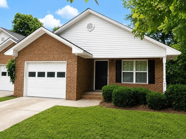 Building Photo - 31 Radcliff Dr