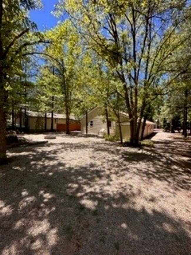 4313 Racoon Ct