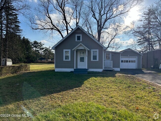 Building Photo - 740 Watervliet Shaker Rd Rental
