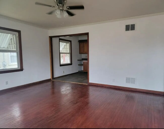 Photo - 2001 Lodge Ave