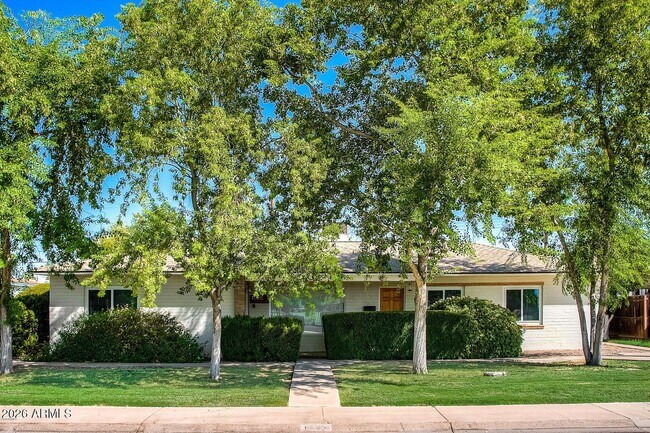 Building Photo - 1526 W Windsor Ave