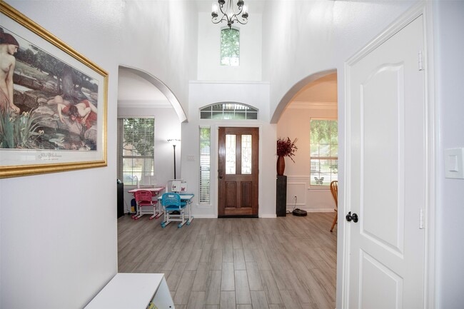 Photo - 601 Canyon Crest Dr